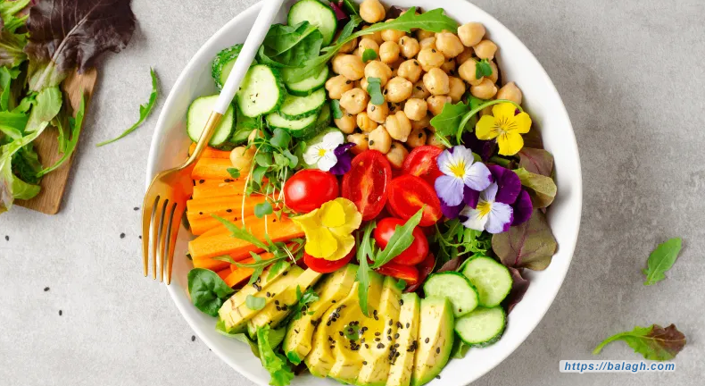 السلطات الجاهزة.. تغذية سريعة أم خطر صامت على الصحة؟