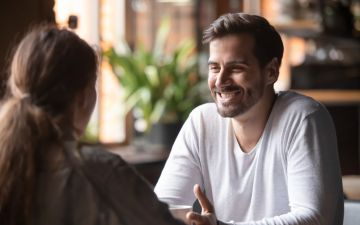 كيف تبني الثقة للتغلب على مشاعر الغيرة؟