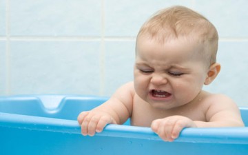 خوف الطفل من الماء.. أسبابه وطرق علاجه