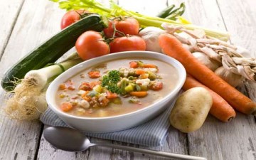 حساء الخضراوات في مطعم «لاكوتشينا»