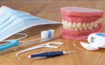 كيفية العناية بالأسنان والأمتناع عن العادات التي تدمرها