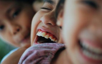 10 فوائد صحية للضحك