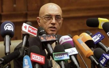 مصر تستفتي الدستور بالتظاهرات المؤيدة والمعارضة