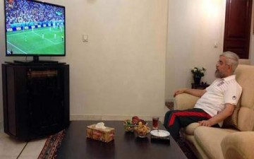 روحاني يتابع مباراة بلاده مع نيجيريا بثياب رياضية